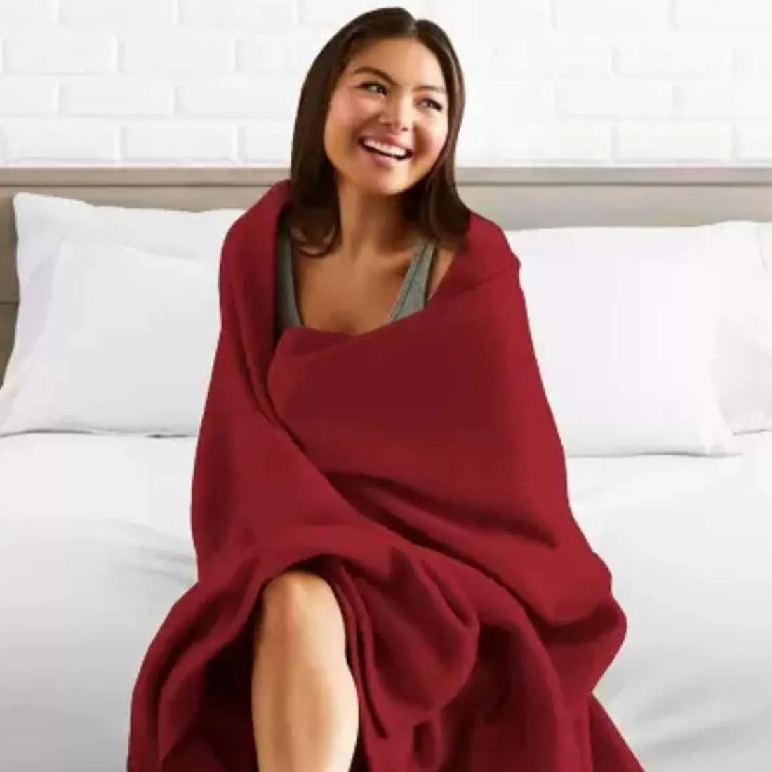 Home Stylish Soft Warm Fleece Blanket Throw Microfiber Plush Blanket for Bed, Camping, Traveling (90x90 Inches Maroon)